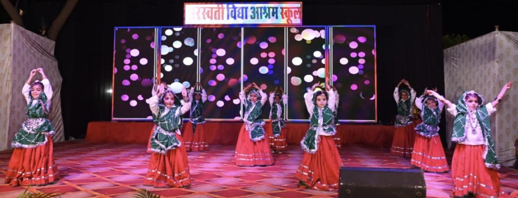 Folk dance by junior students